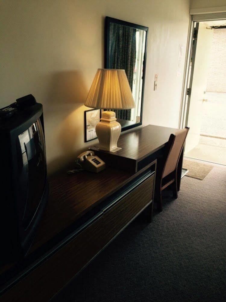 Town'N Country Motor Inn Leamington Exteriör bild